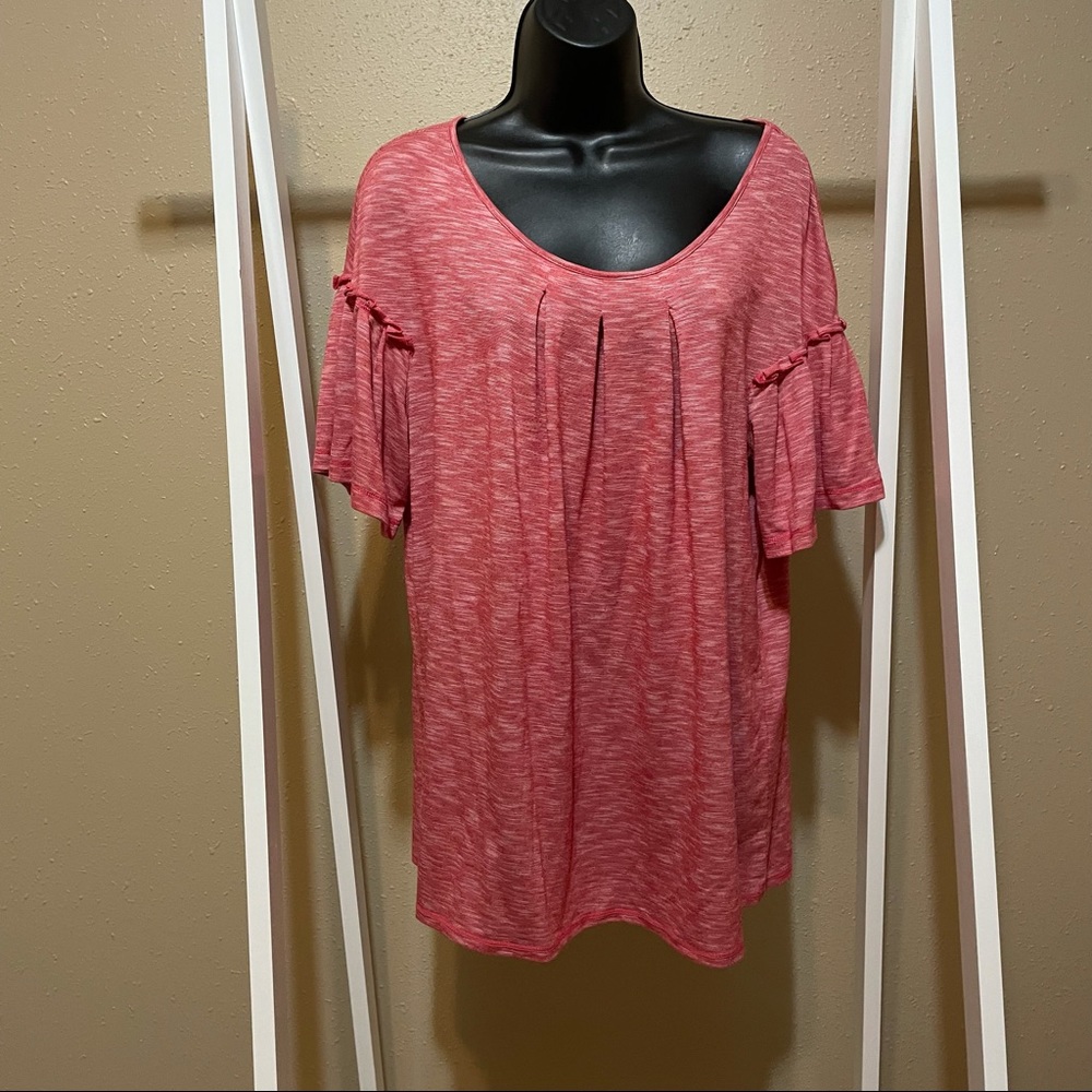 Max Studio M red top